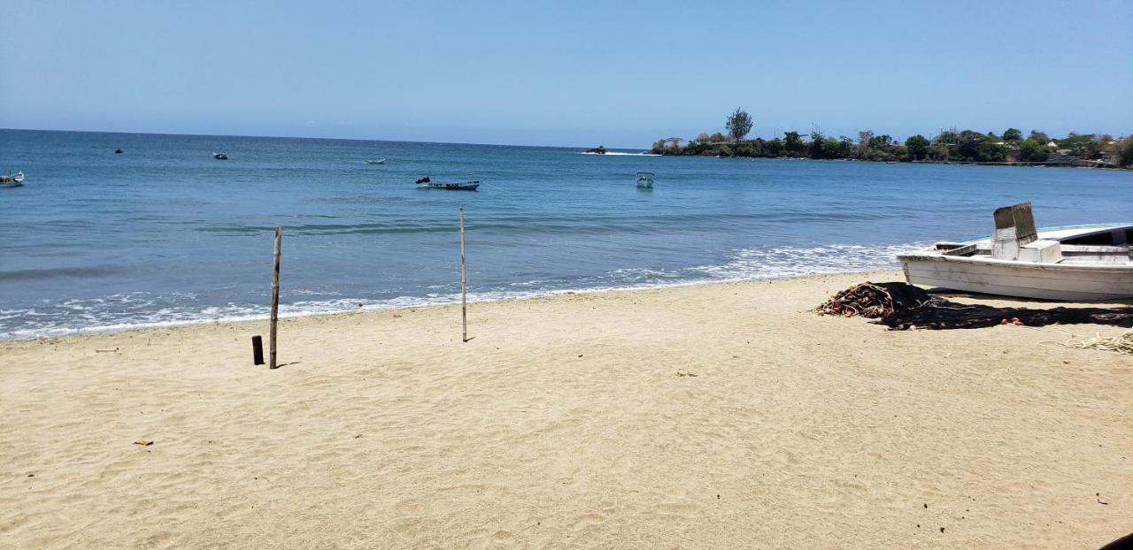 Starfish Tobago Hotel Black Rock ภายนอก รูปภาพ