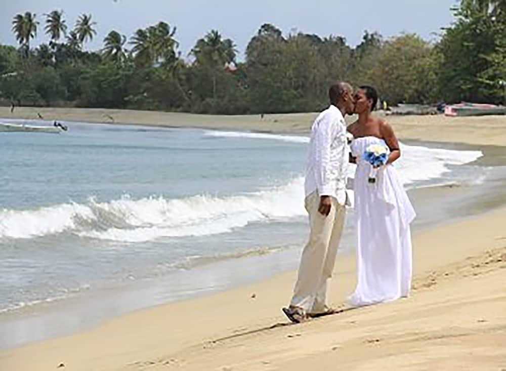 Starfish Tobago Hotel Black Rock ภายนอก รูปภาพ