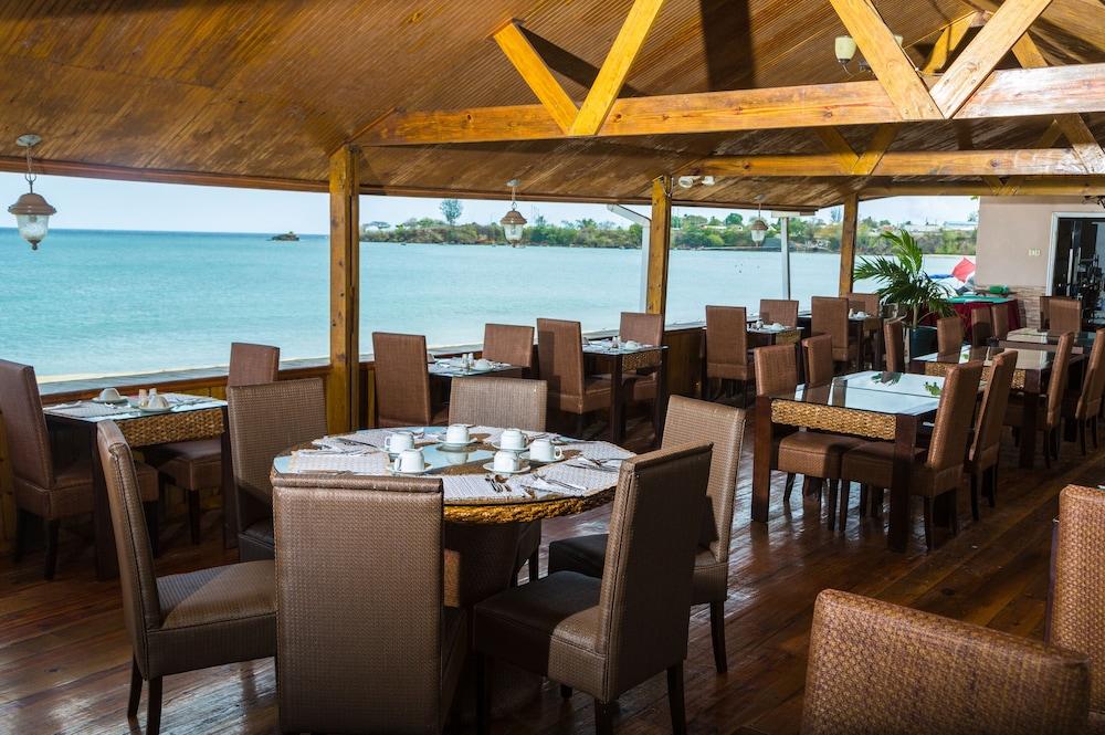 Starfish Tobago Hotel Black Rock ภายนอก รูปภาพ