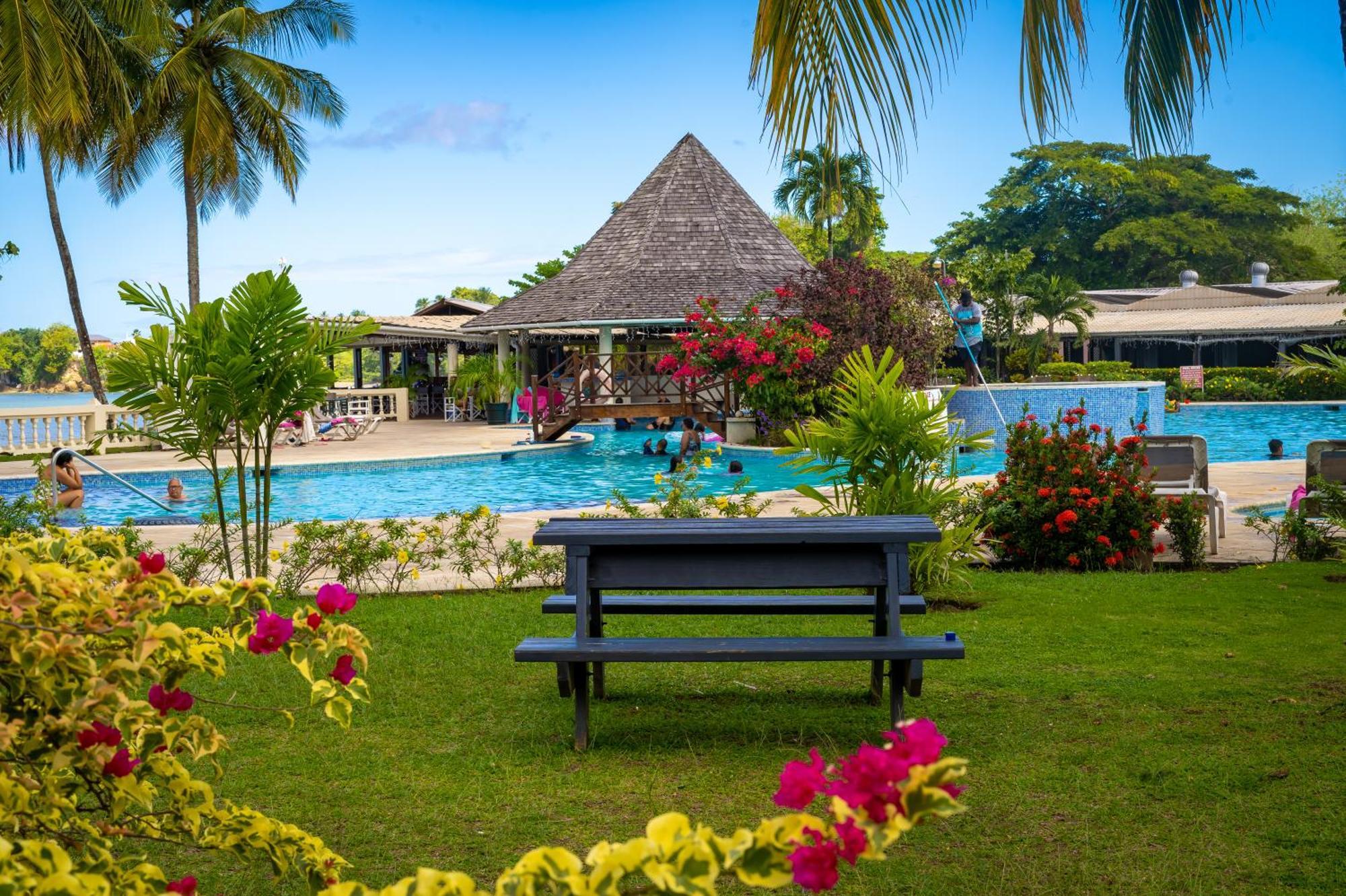 Starfish Tobago Hotel Black Rock ภายนอก รูปภาพ